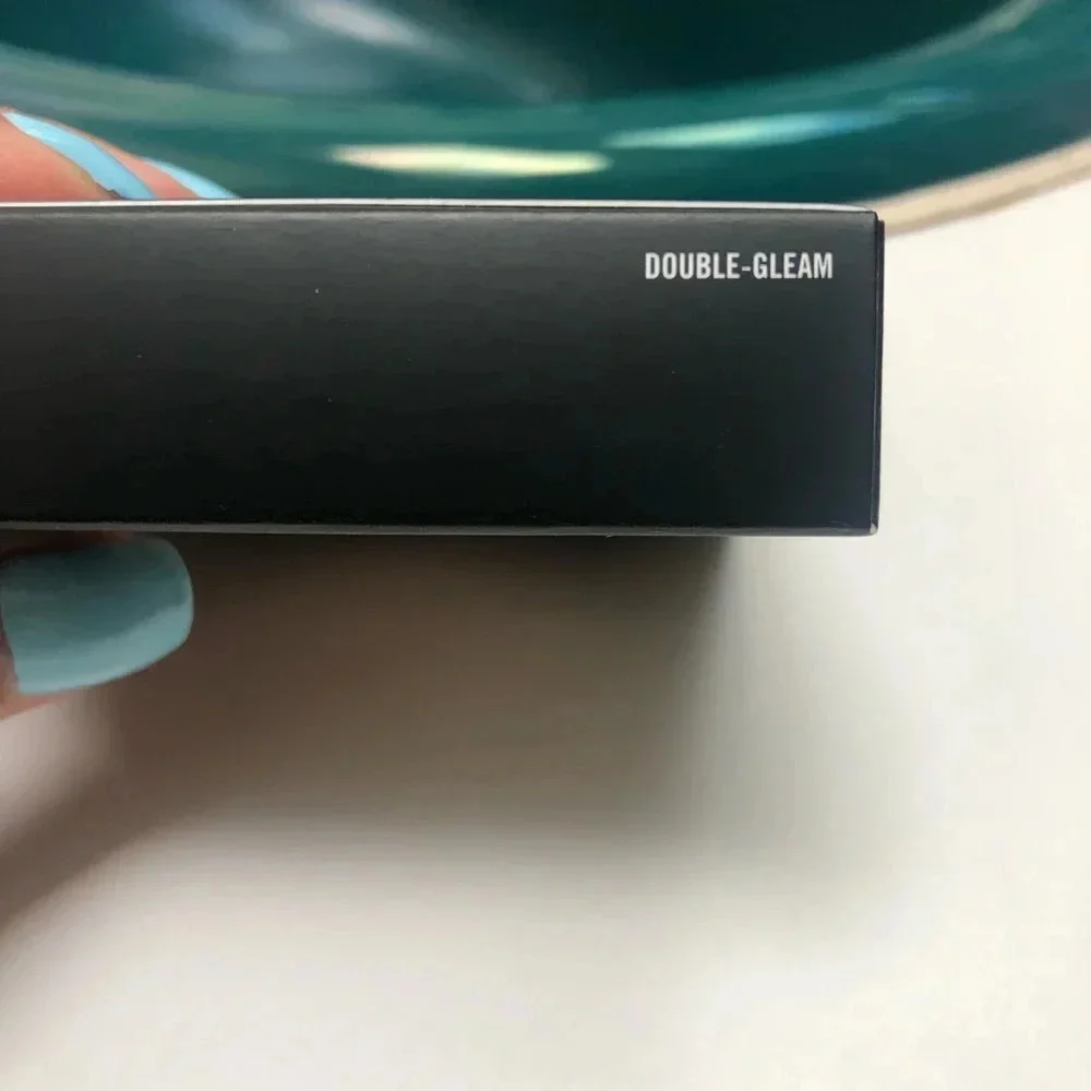 NIB MAC EXTRA DIMENSION DOUBLE GLEAM SKINFINISH